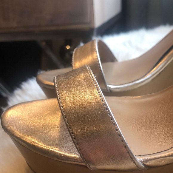 Soft Metallic Gold + Wooden Wedge From ALDO - Picture 3 of 7